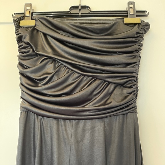 Elizabeth and James satin jumpsuit. Size 2. - Picture 4 of 9